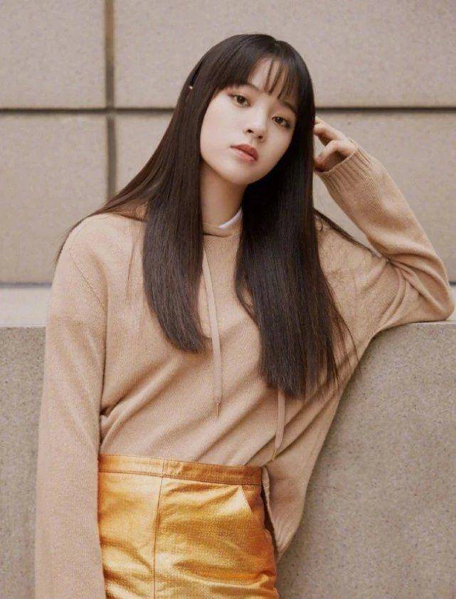 无论是她的影视作品,还是大提琴的演奏,都非常受观众的欢迎,欧阳娜娜