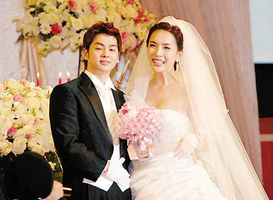 最美变性人河莉秀:结婚10年因不能生育被抛弃,今48岁再谈新欢_李景叶