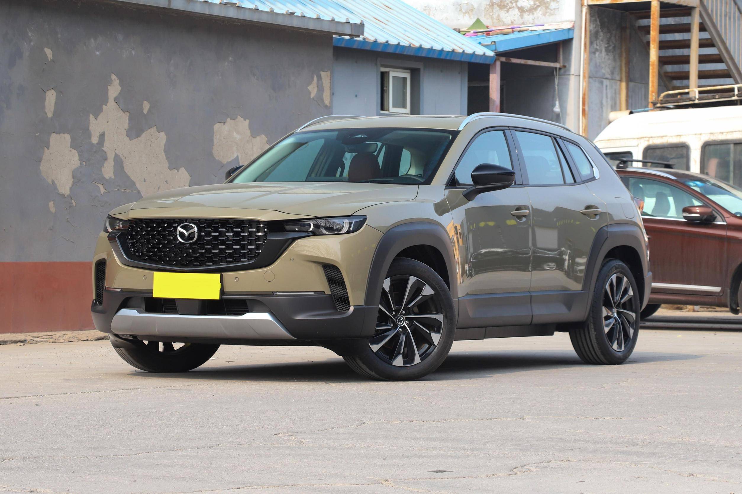 马自达小型suv7万多图片