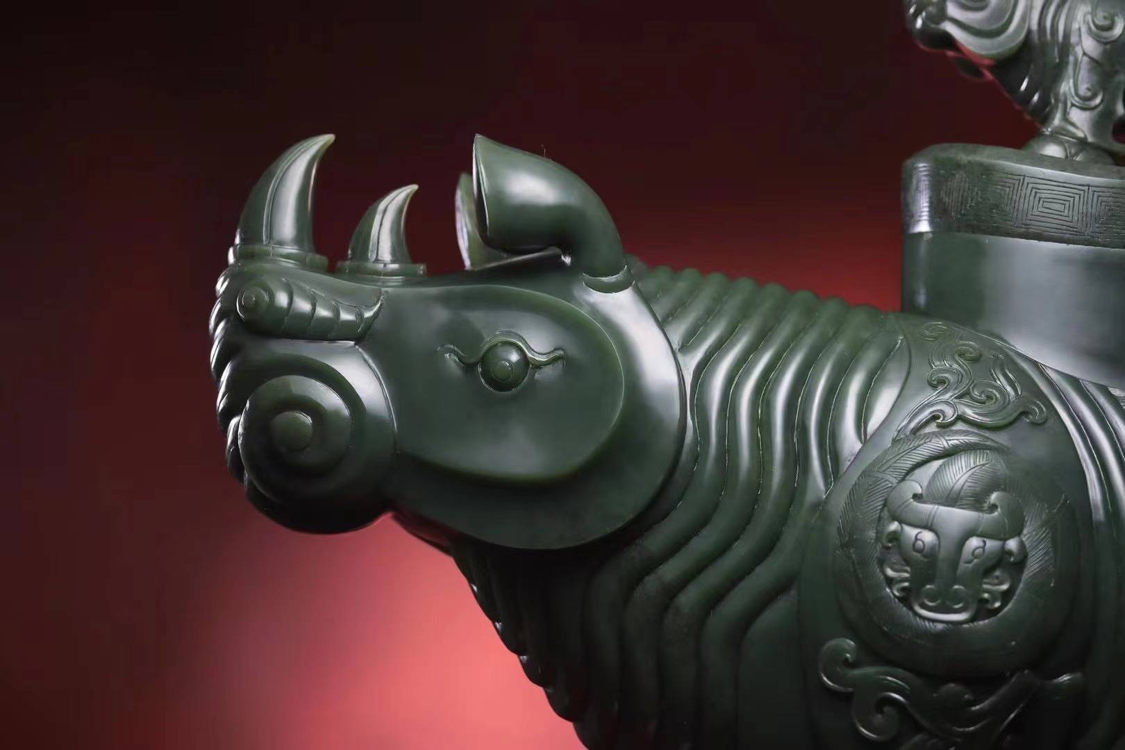 玉雕大师——李朋(鹏艺玉雕工作室)_作品_工艺美术_陆子冈