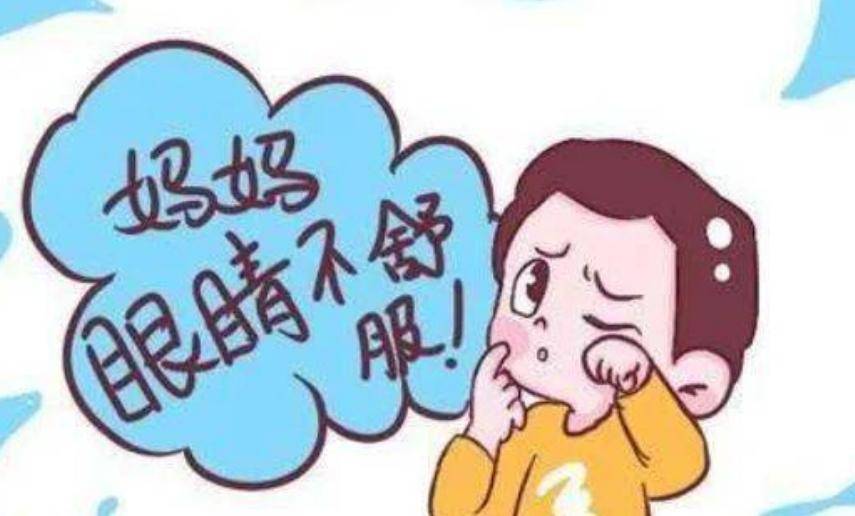 部分弱視孩子存在空間立體視覺發育不全,甚至缺失,走路時容易摔跤,上