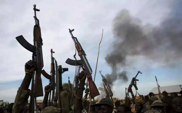 落下来的子弹会伤人吗_枪支_距离_发射