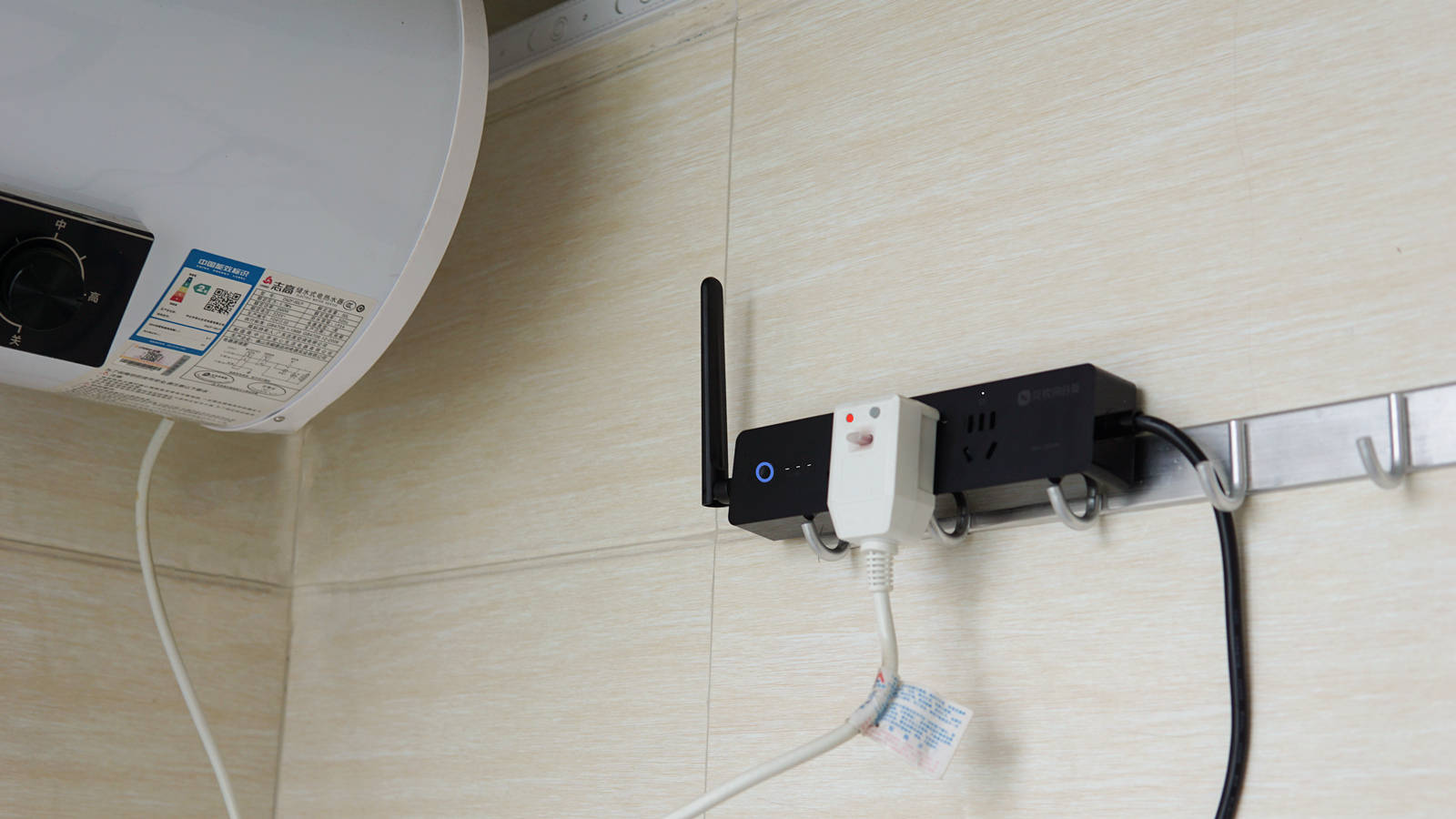 老旧热水器智能改造，向日葵4G智能排插P4体验分享！