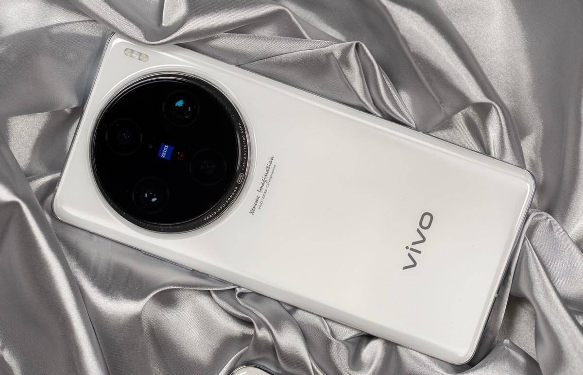 相差700元一加12和vivo X100 Pro怎么选？真机实测告诉你谁才是王 