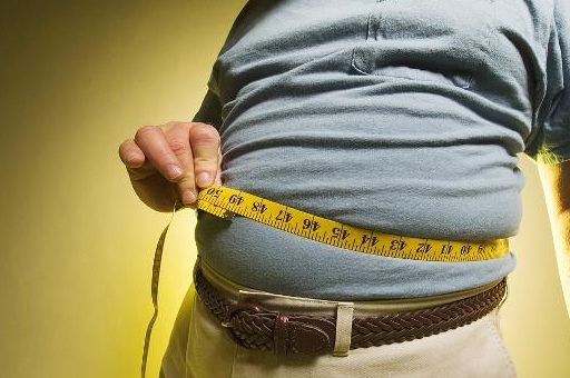 男人大肚子，更易得这3种“疾病”，很多人忽视了，花一分钟看看