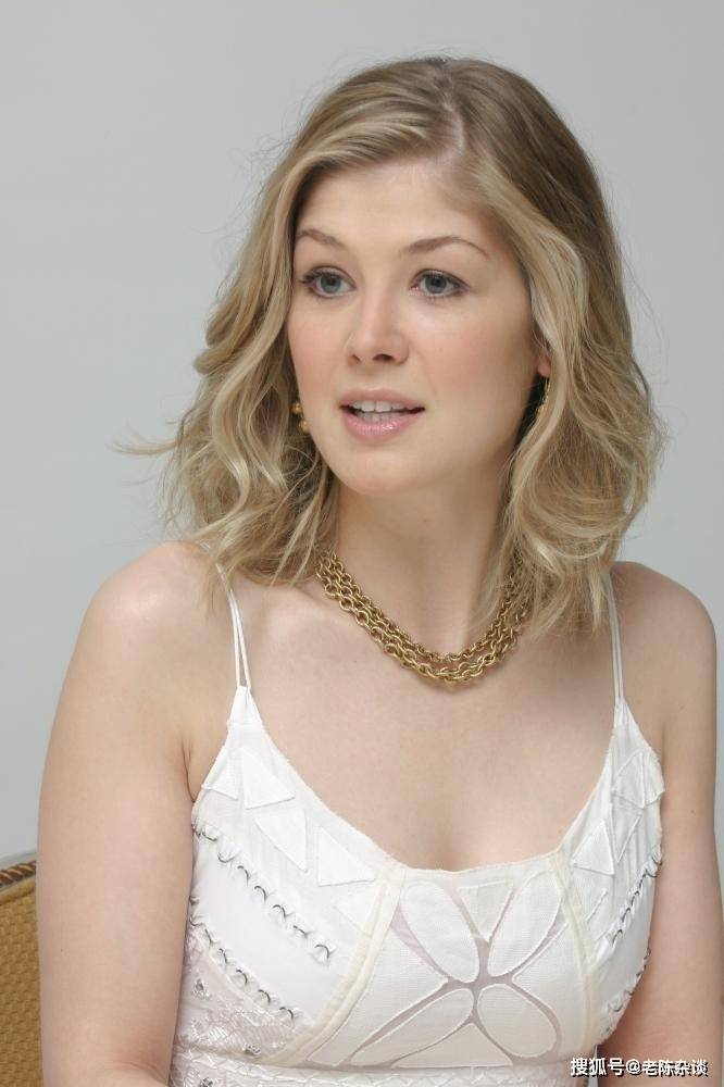 欧美顶级尤物!饱满性感!裴淳华写真赏_身材_华的_态度