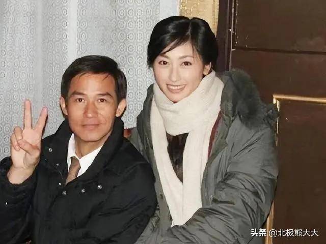 前男友大她25岁,老公大她23岁,法提麦·雅琦为何偏爱老男人?