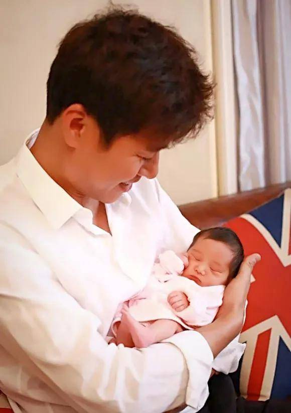 《画眉》孙玮:销售员出身,被贵人力捧,有两个女儿,妻子是演员_广润
