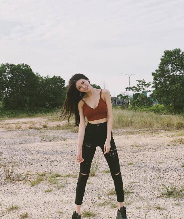 今年最火的"bm风"穿搭,时髦又减龄,又成小个子穿衣榜样_身材_女生