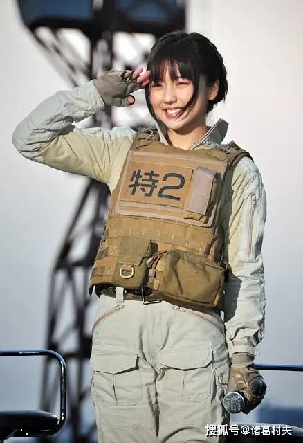 健美排行榜_虽然肌肉围度不大,但是性感惊艳,无与伦比的绝色筋肉美人写真!(2)