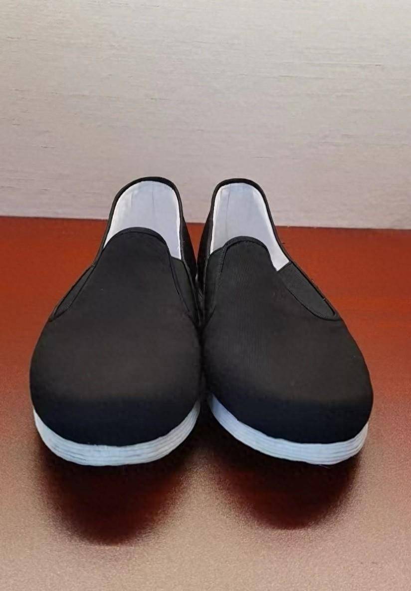 雷蒙青云手工布鞋:一种需要等待的艺术_消费_的设计_品质