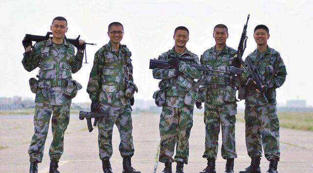 货真价实的"战狼"庄小龙,1.