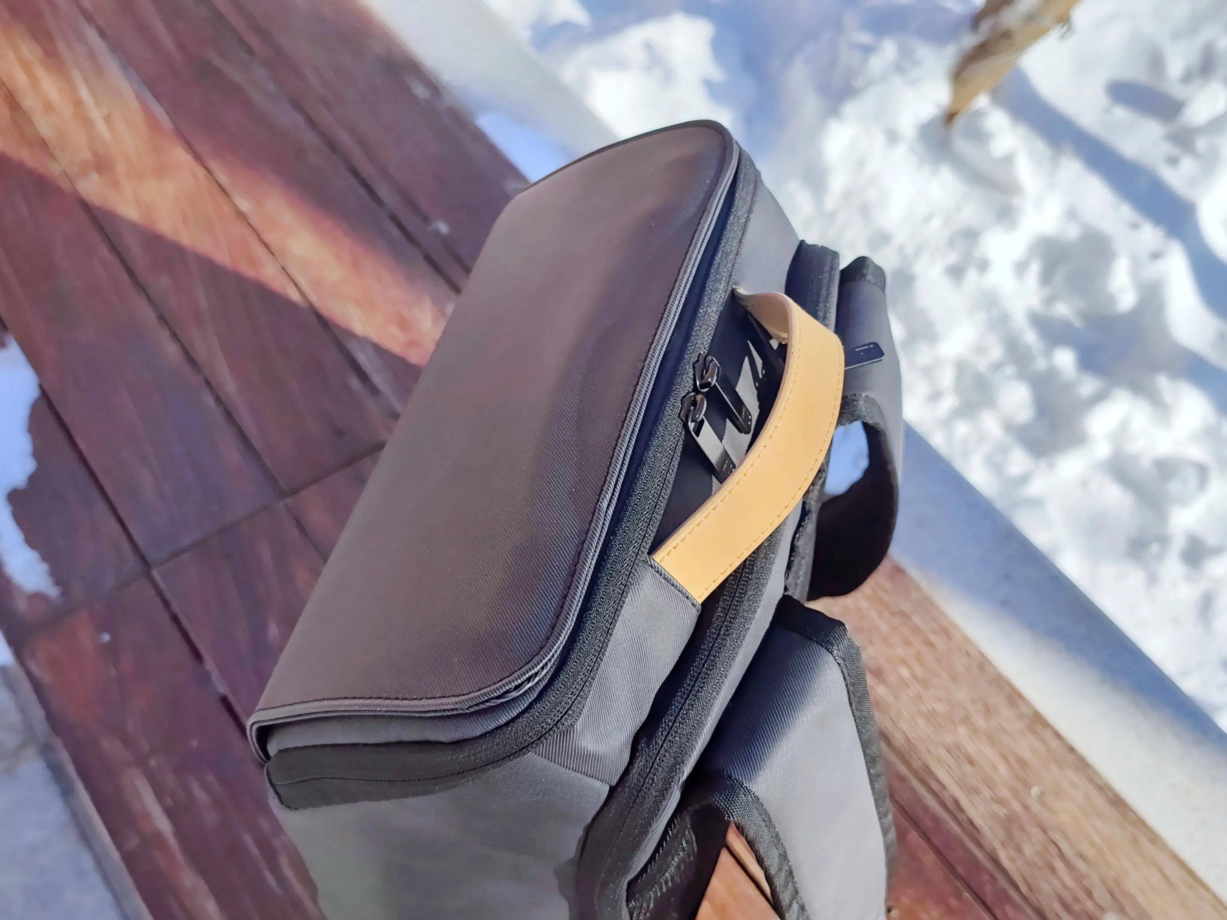 背起生活也背起从容，地平线8号零感背包用细节制胜的通勤搭子！