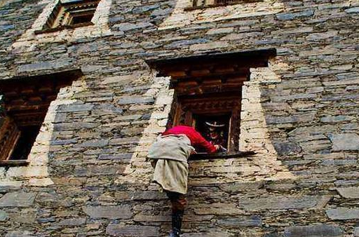 一存就是30年做法繁琐的臭猪肉,被当做宝贝,只用来招待贵宾!(图1) 一存就是30年做法繁琐的臭猪肉,被当做宝贝,只用来招待贵宾!(图1)