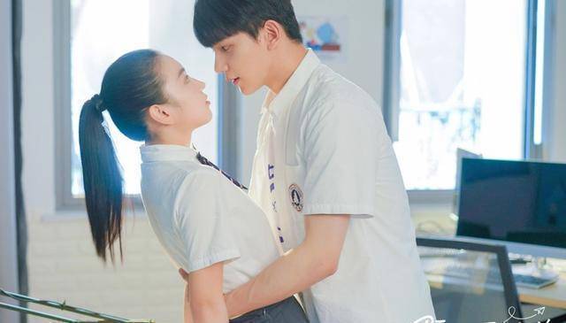 《拜托了班长》大结局:李赫追求袁彩希遇阻,宁泽宇为爱放手_校区_高中