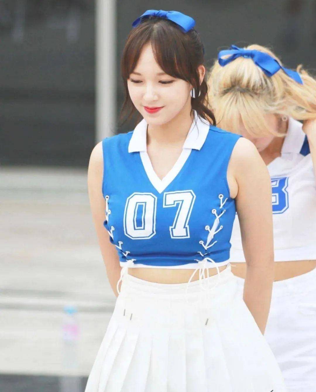 程潇:美艳动人的人间芭比,穿泳装风采展现独特魅力_舞蹈_艺术_身材