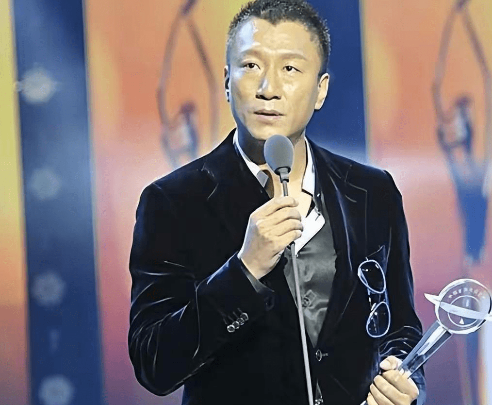 曝孙红雷转移上亿资产将定居澳洲,曾发表过爱国宣言_网友_消息