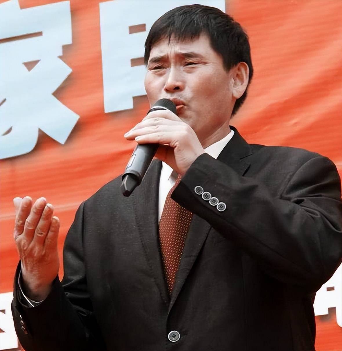 大衣哥朱之文向甘肃捐款200万?真相戳人肺管子_明星_河南_灾区