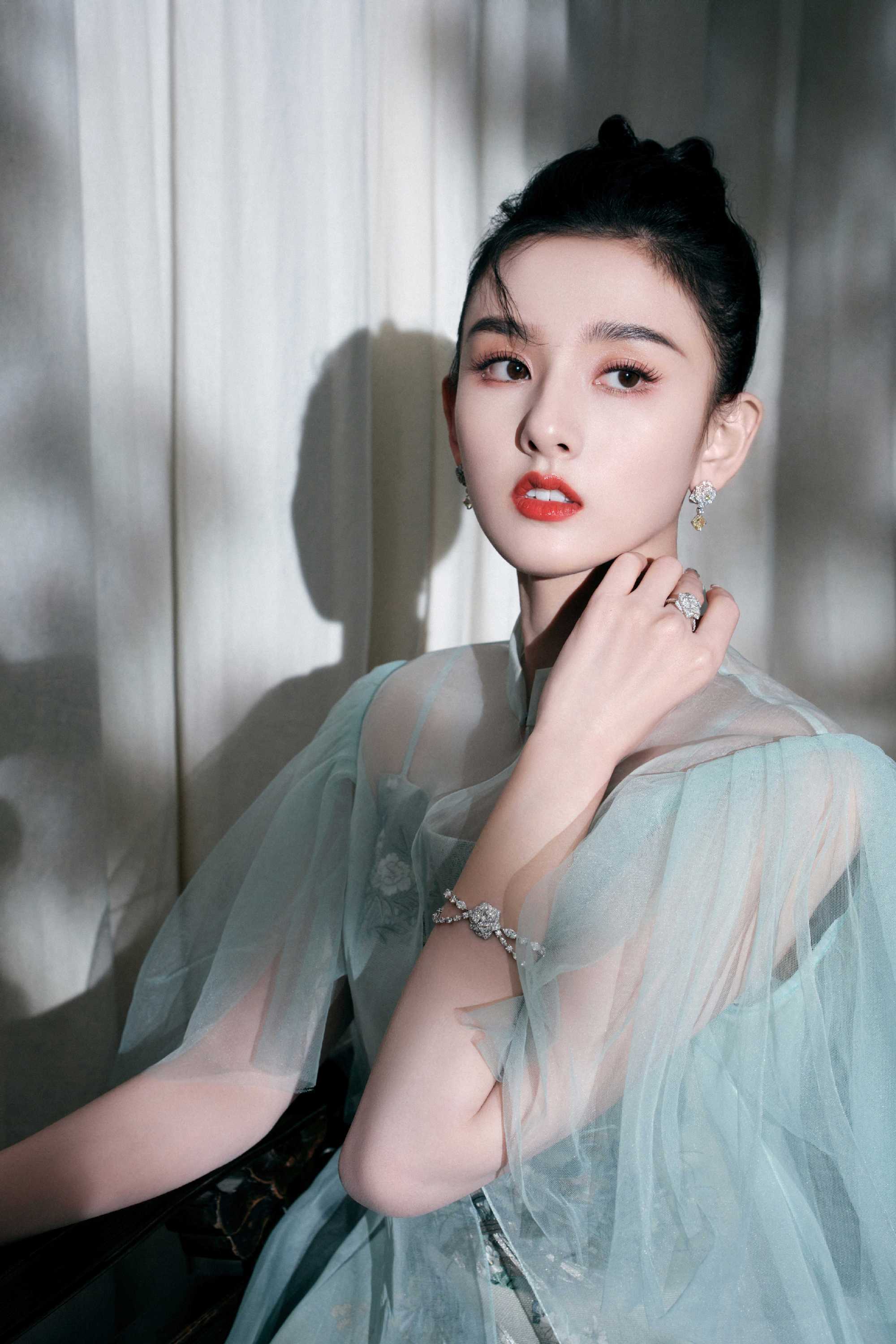 26剧:殷桃 白鹿 吴宣仪 刘宇宁 成毅 杨紫 丁禹兮 迪丽热巴 赵露思