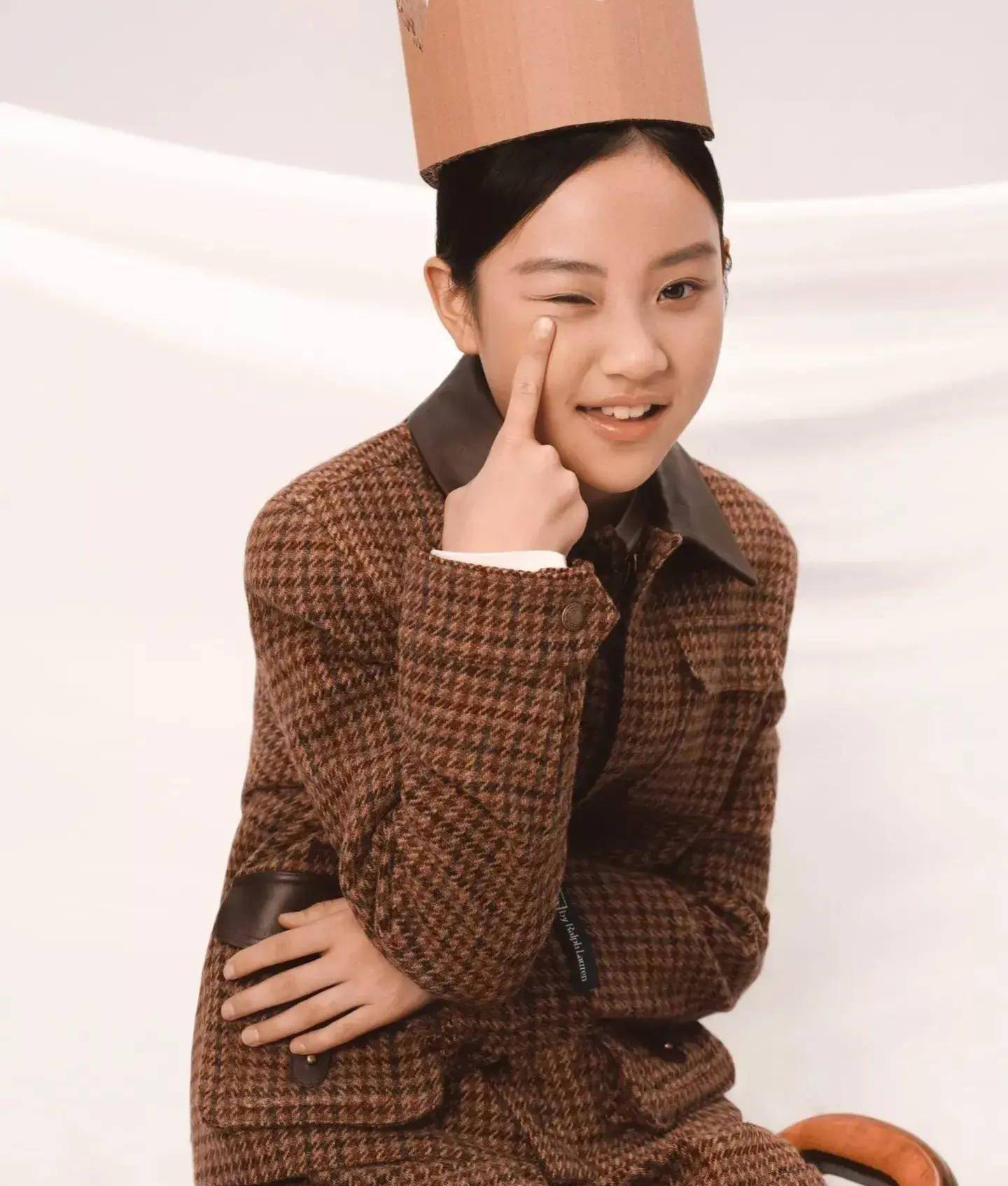 她的原名是贾云馨,贾乃亮和李小璐的女儿.