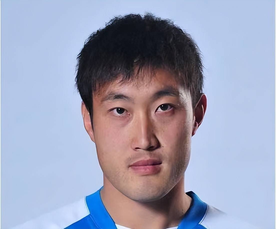 他曾是"大连五虎",与娇妻离婚独自抚养女儿,为生计