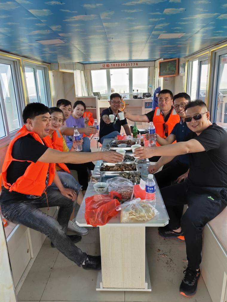 河北沧州黄骅港涛哥出海一日游,30多条豪华,12人游船包船1200!
