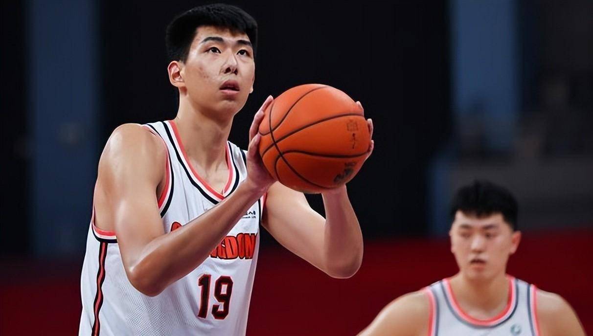 3名球员驰援广东男篮,杜锋重用21岁锋线_比赛_张昊_内线