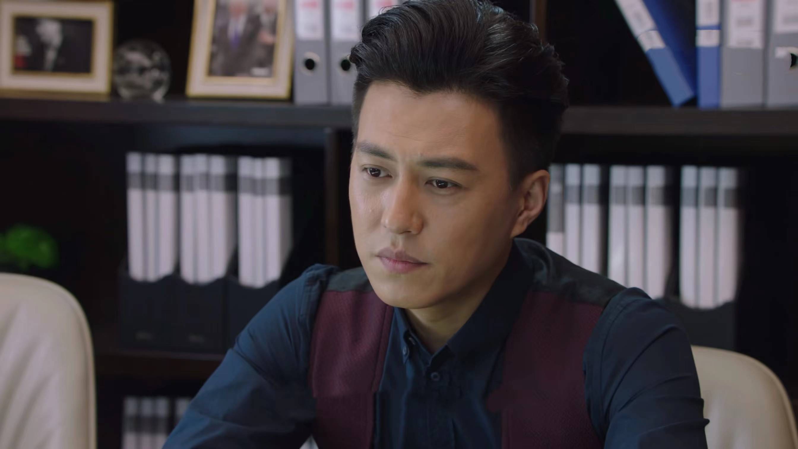 《我的前半生》罗子君出差途中发生车祸,贺涵接到电话飞奔去现场