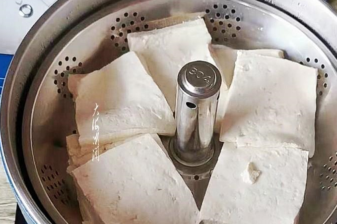 冬天多吃老豆腐,老人孩子补钙又健脑,加点它香辣十足(图7) 冬天多吃老豆腐,老人孩子补钙又健脑,加点它香辣十足(图7)