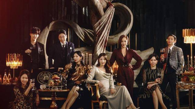 《顶楼》首播,《三十而已》太太圈升级版,辛辣讽刺韩国上流社会_女儿