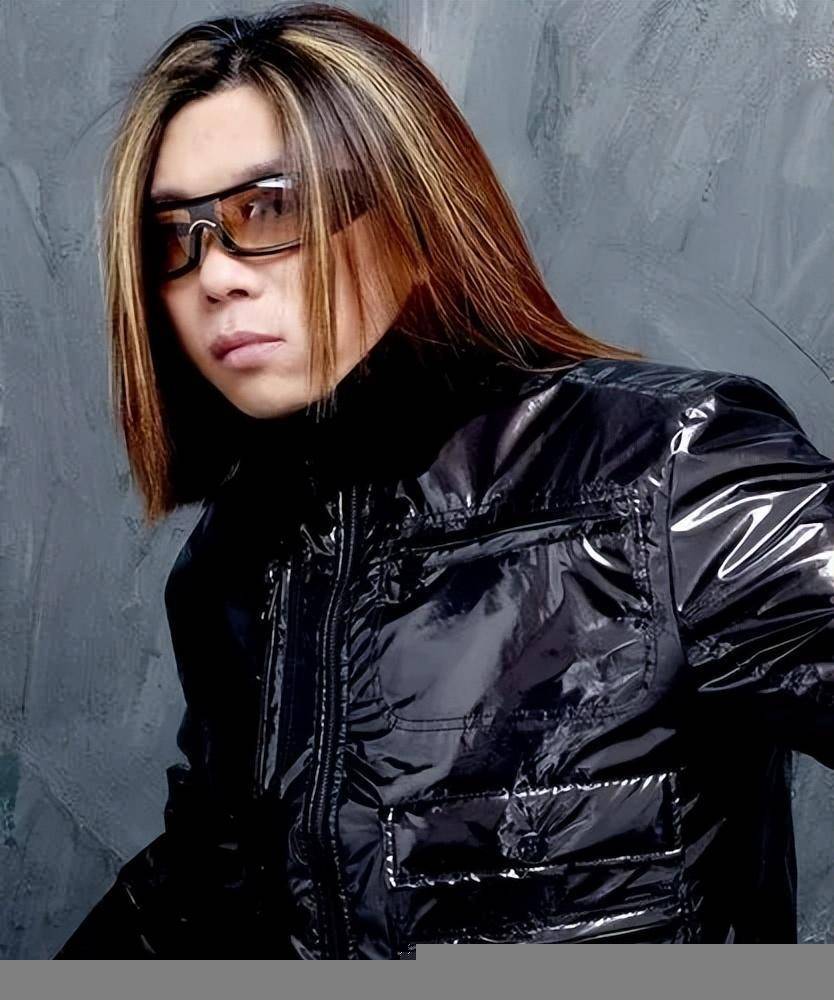 音乐才子郭峰:父亲早逝,他托起母亲的晚年,婚恋成难题_钢琴_创作_歌曲