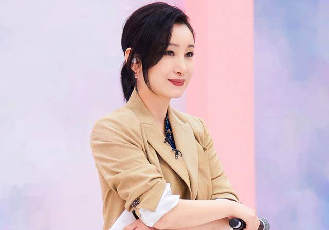 《创3》导师遭吐槽质问,鹿晗尴尬秦海璐不屑,而他的反应亮了_回应