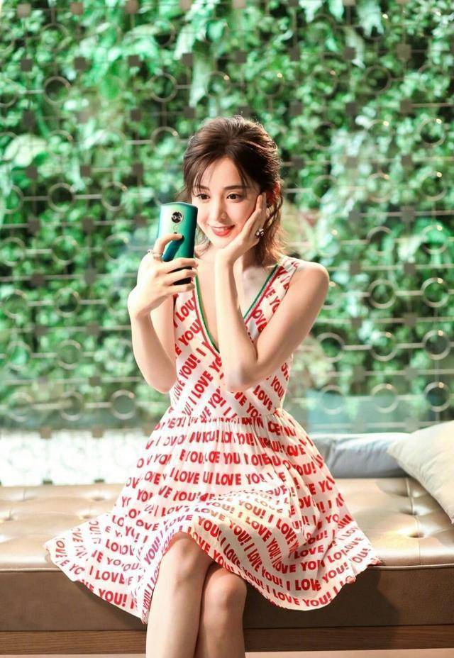 《大唐明月》路透娜扎清丽秀雅,容色极美感觉比彭小苒适合女主_作品