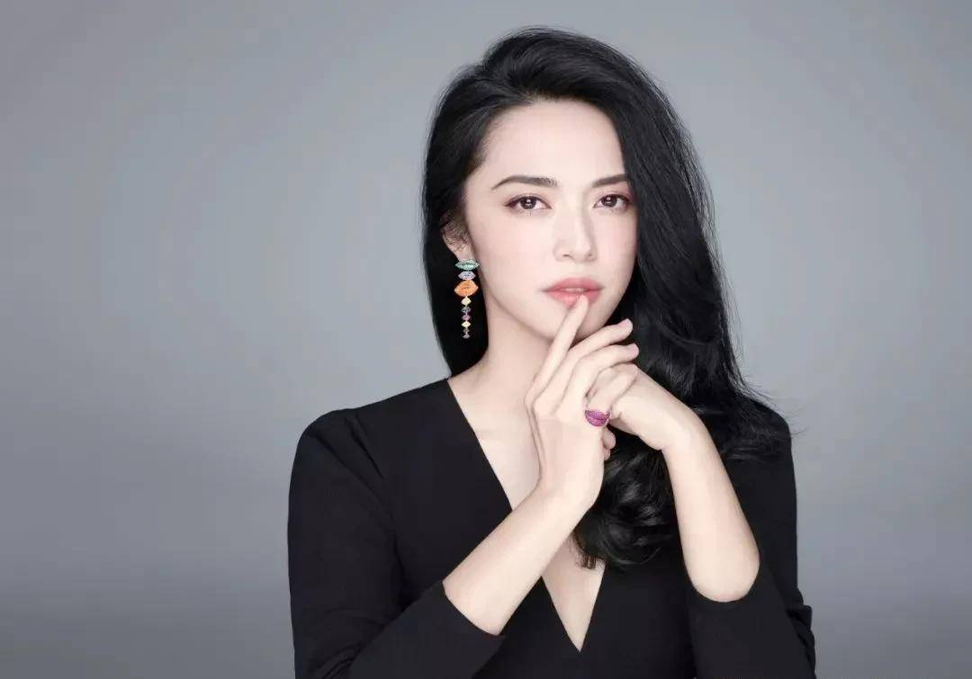 大嘴美女姚晨,笑得激情,张扬而又无所顾忌,简直是肆无忌惮_气质_笑容