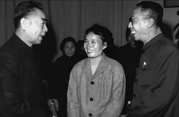 溥仪生命中的最后一个月,是怎么度过的?_李淑贤_妻子_身体