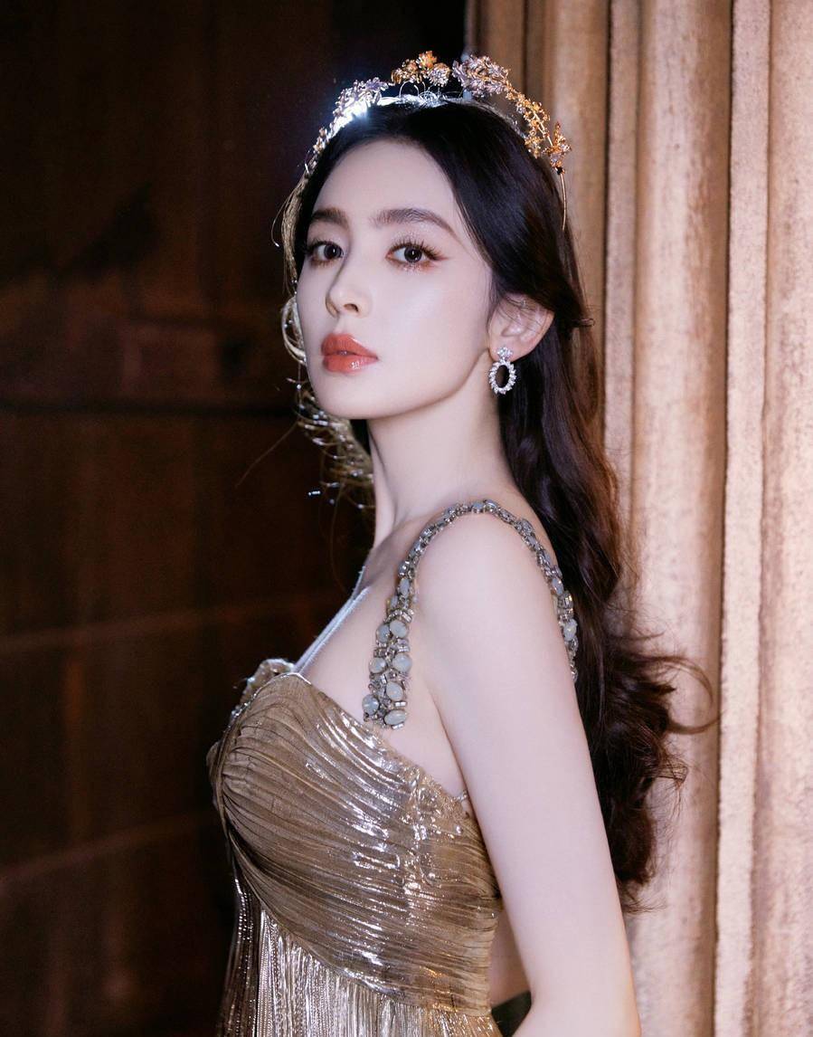 娜扎维纳斯女神造型 事业线诱惑 美貌惊为天人_古力娜扎_裙子_美感