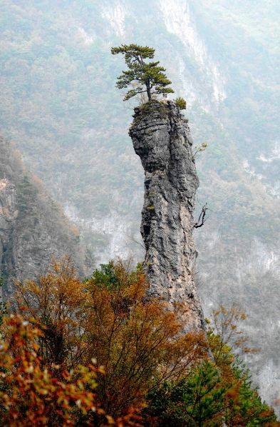 桂林独秀峰:南天一柱的孤峰魅力,让你流连忘返_历史_靖江王_峰顶