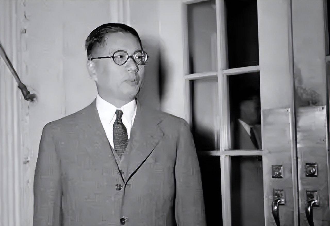 侃:看上舅妈亲妹,后娶大17岁二婚女,晚年孤苦无依_孔祥熙_宋子文_孔家