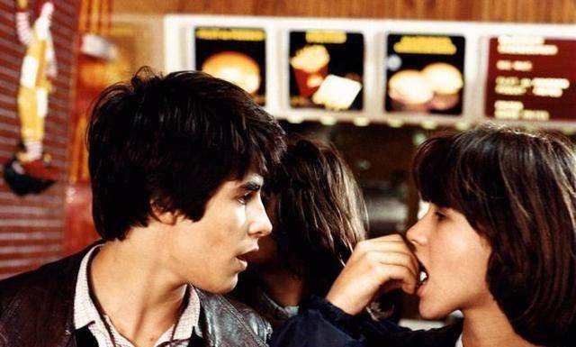 《初吻》:不尬吹,是对青春最起码的尊重_爱情_苏菲玛索_电影