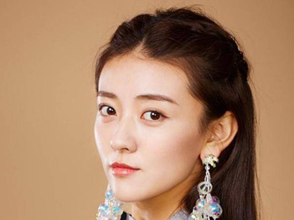 擒狼》,现代励志剧《旋风十一人》,还是古装偶像剧《双世宠妃》,梁洁