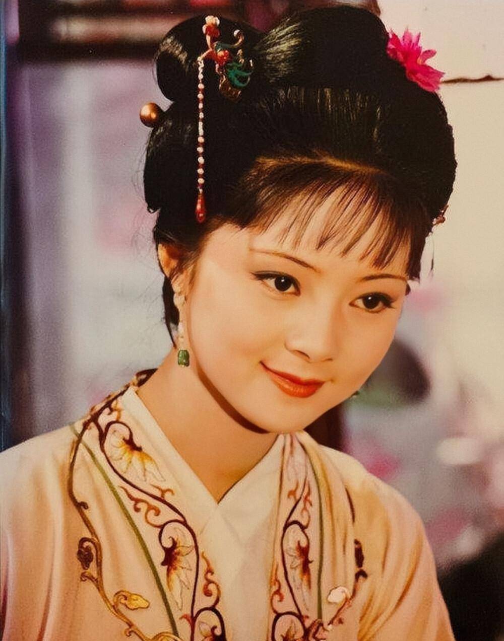《聊斋》,剧中的妆容造型,居然比"宝姐姐"还要美_张俪_凤阳_红楼梦