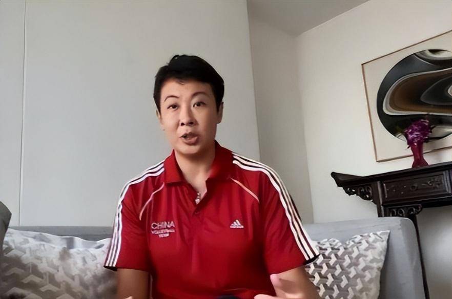 冯坤:郎平是师姐,被陈忠和看重,退役后的选择令人诧异_排球_教练_训练