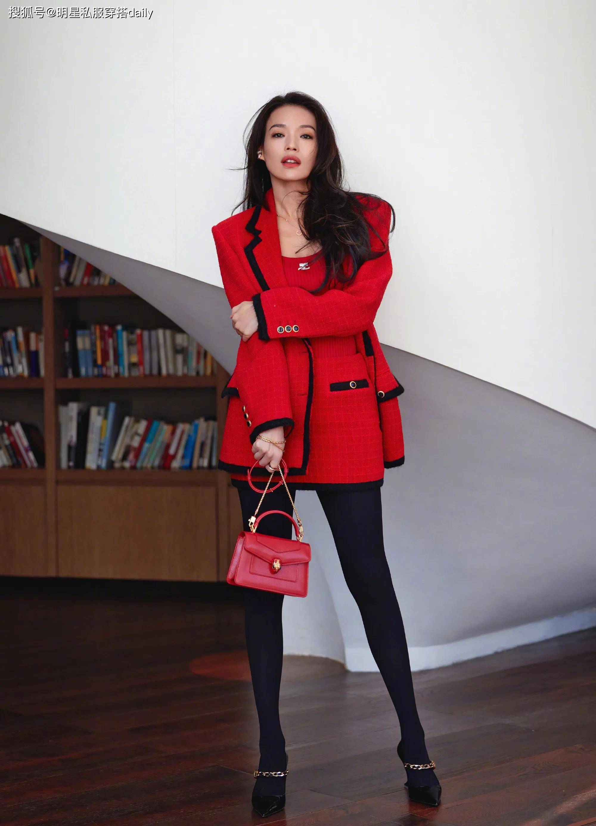 舒淇穿红色西装干练酷飒,其他3种搭配同样干练酷飒散发好气质_经典
