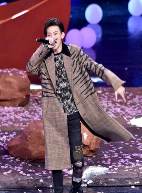 演员王凯,秦海璐,郑恺,钟楚曦,小沈阳,小鬼王琳凯等人,看点还是非常多