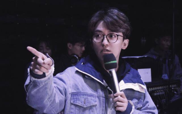 他每期仅有3秒镜头,却让无数粉丝心动_姚译添_节目_男人