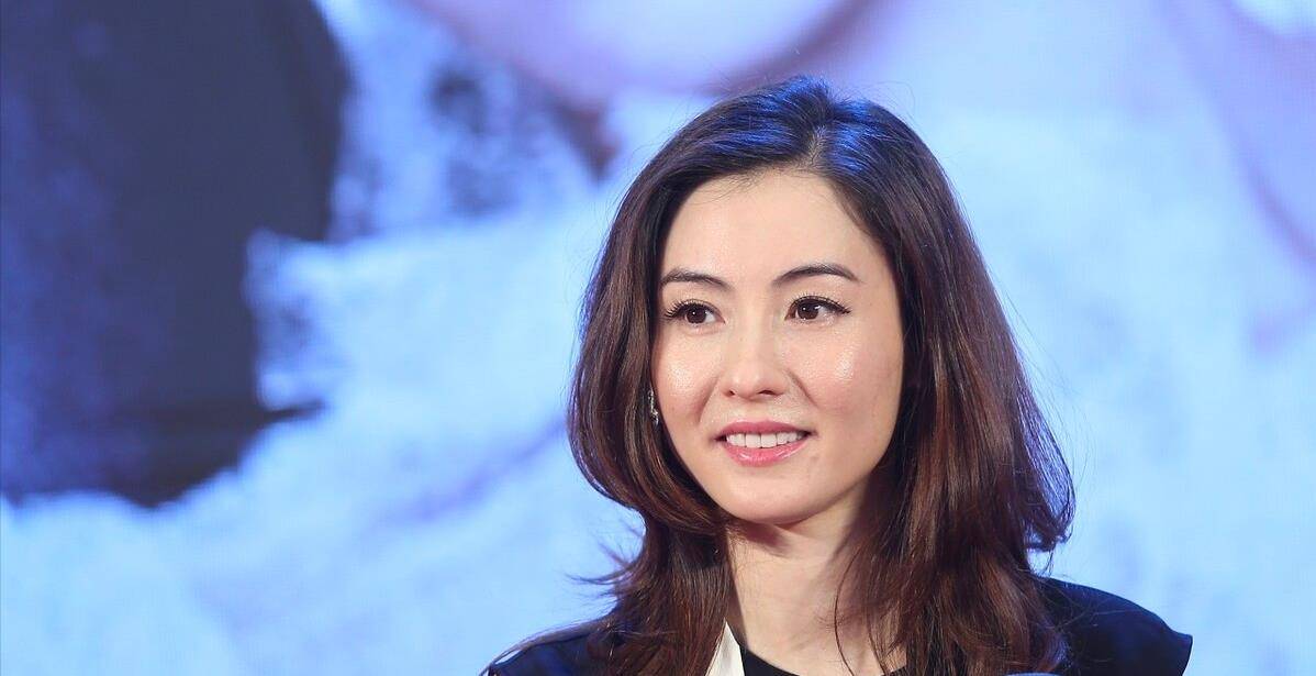 旁边的儿子抢答,暴露生活现状_王菲_俩人_谢贤