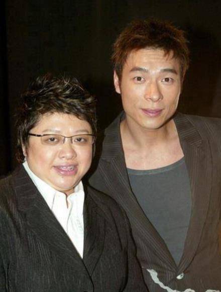 "铁肺公主"韩红:与许志安当街拥吻,暗恋栾树被分手,至今未婚_妈妈