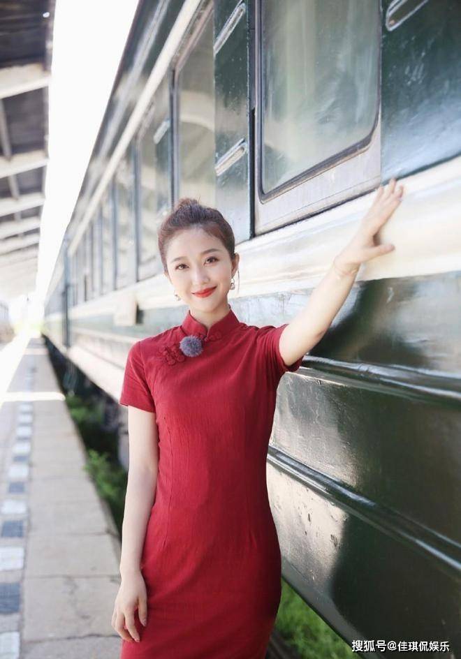 刘心悦:事假结束终上班,获主持人大赛银奖6天后正式出镜辽宁台_观众们