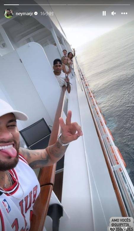 c罗也没有松懈,不久前刚完成了沙特联赛的比赛,他在晒出的健身照片中