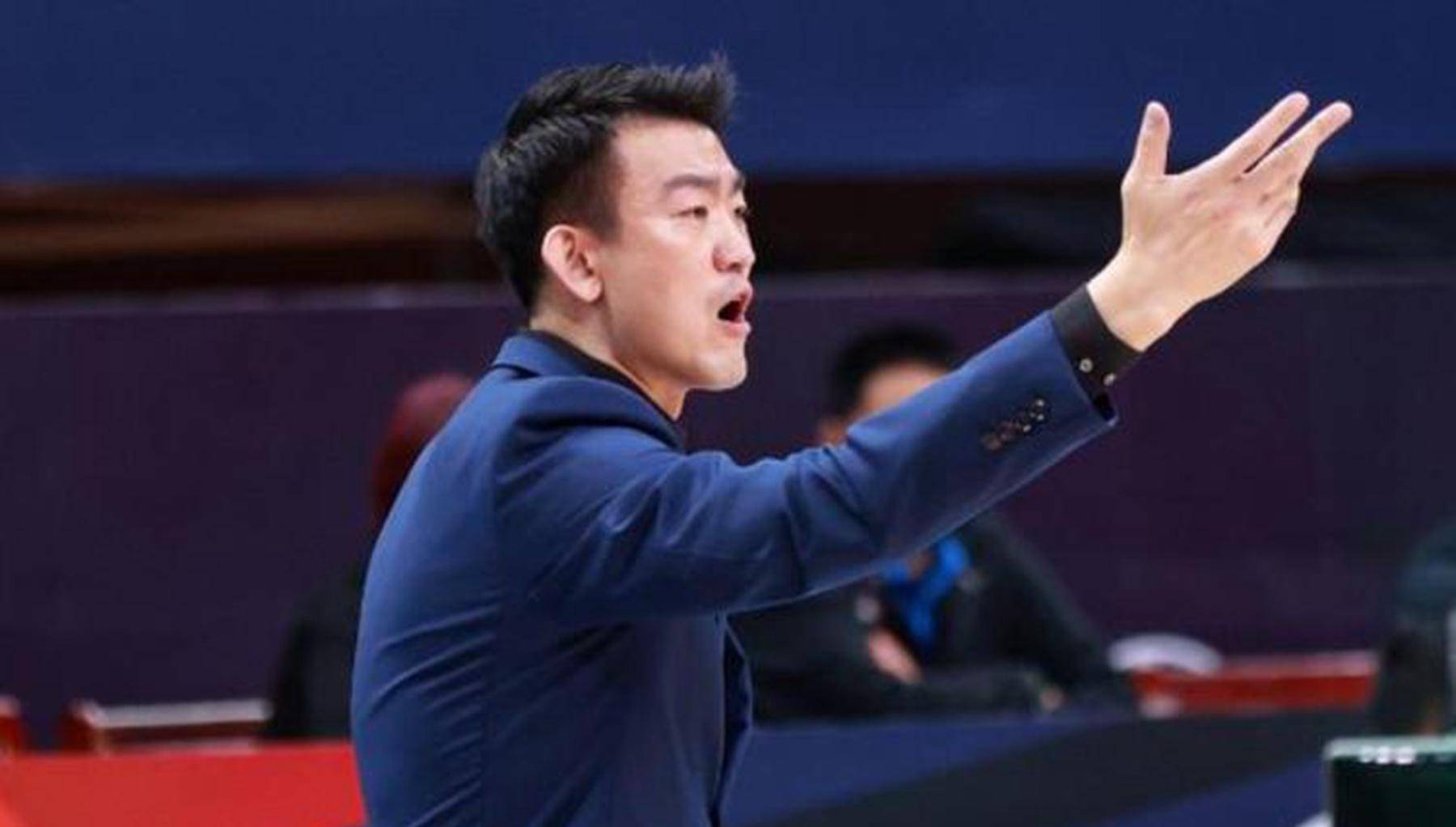 广厦主帅找热度,抢了阿联的风头,罪魁祸首找到了_比赛_王博_广东